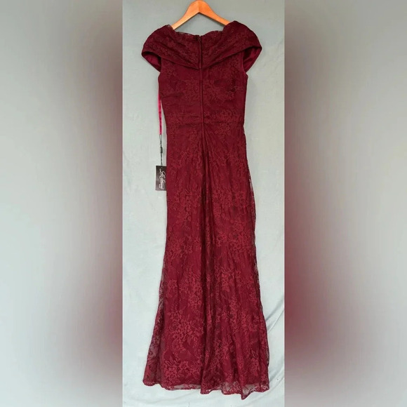 NWT La Femme sz 6 27982 Portrait Neck Lace Gown Burgundy Red Pleat Long Formal - Picture 6 of 9